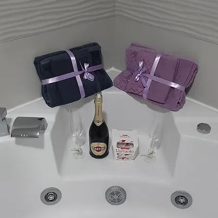 Luxury Presidental With A Jacuzzi And A Bar In Flatiron Апартаменти Скоп'є